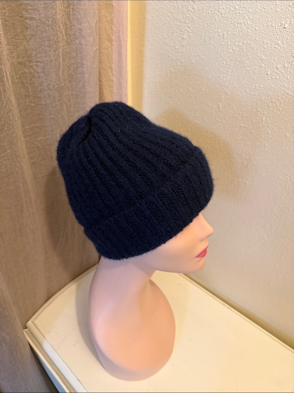 Cozy Cashmere Ribbed Knit Beanie - Navy